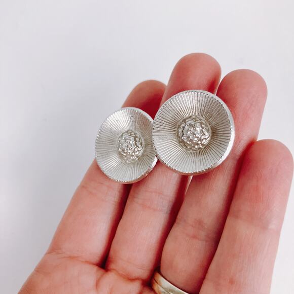 Signed Emmons Mid Century Earrings Sunburst Clip On 1950s 1960s Silver Tone - Picture 6 of 11